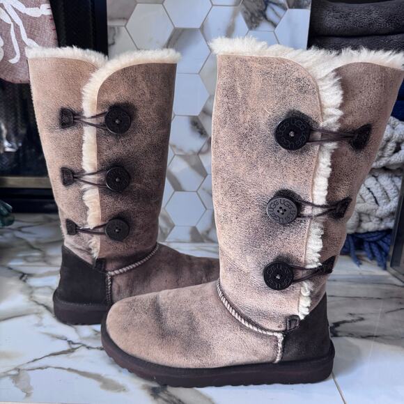 Ugg Women’s Tall Bailey Triplet Button Brown Bomber Suede Sheepskin Boots Size 9 - Picture 10 of 14